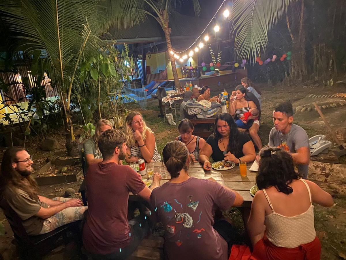 Luminosa Uvita Hostel Esterno foto